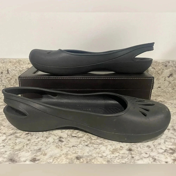 Crocs Kadee Black Eyelet Cutout Slingback Shoes Flats Women’s Size 9 - Picture 2 of 8